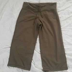 Lululemon capris size 8